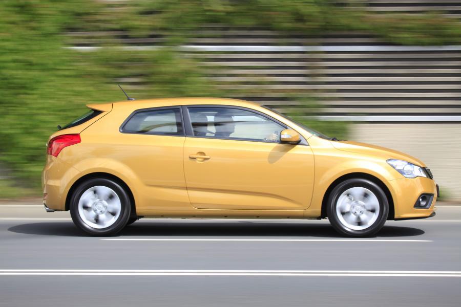  Kia pro_cee&rsquo;d EcoDynamics 2011 года  (фото 51 из 133)